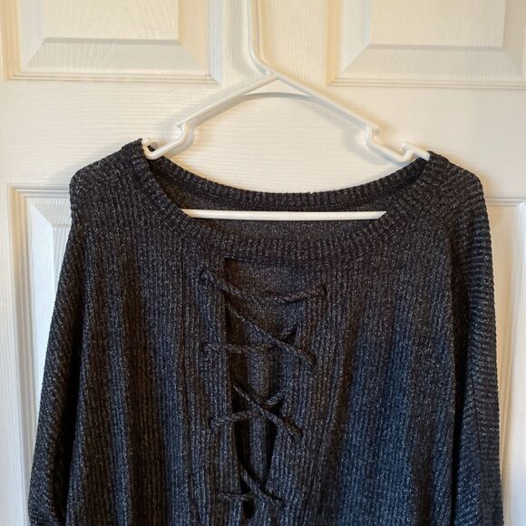 BKE Blouse Women’s Size Medium Charcoal Asymmetrical 3/4 Sleeve Strappy Back - Picture 6 of 9